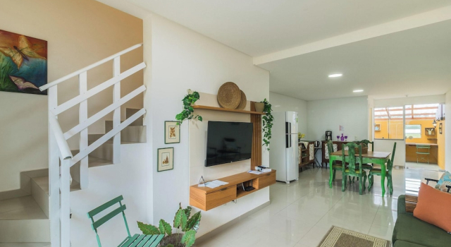 Two-story House With 2 Suites in Pereque Bfj0506, Забронировать Апартаменты/квартира Порту-Белу Санта-Катарина