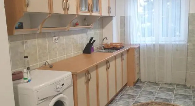 RazDav Straja Central, Rezervovat Hotel Hotely v Hunedoara s parkováním, Parkování