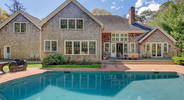 Коттедж Traditional East Hampton Estate