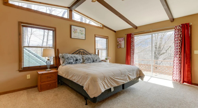 Mountain-view Maggie Valley House w/ Spacious Deck