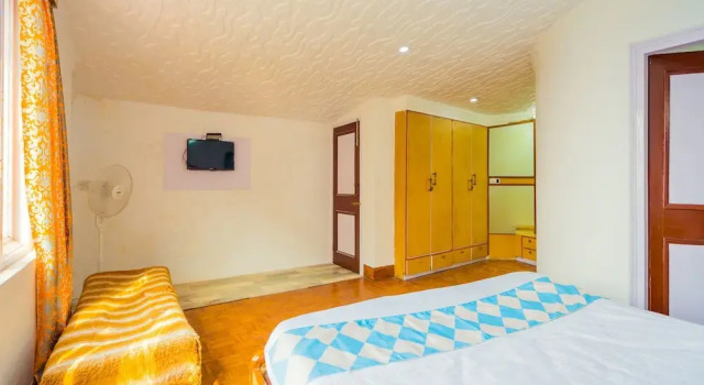 OYO 13693 Home Royal Wood 3BHK Mall Road, Rezervovat Hotel Mussoorie Uttarakhand