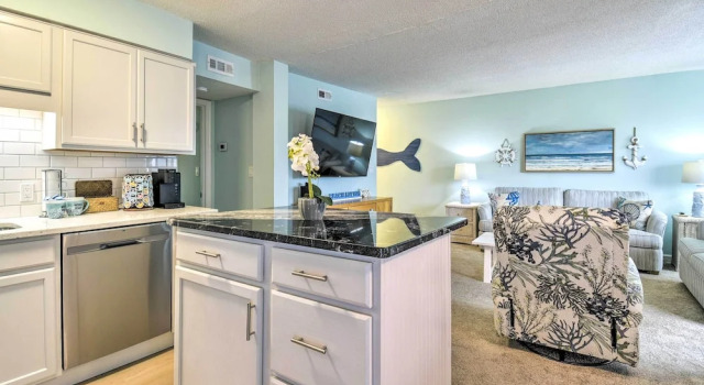 Апартаменты с 2 комнатами Coastal N Myrtle Beach Condo ~ 2 Mi to Ocean