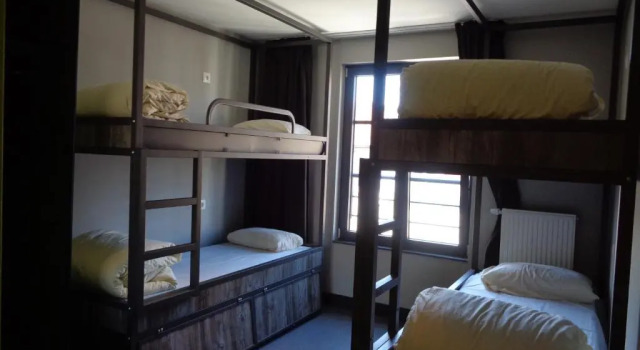 Кровать в общем номере Brxxl 5 City Centre Hostel