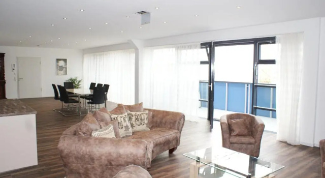 Penthouse-Appartement Saphir am Wismarer Hafen - ABC138, Забронировать Апартаменты/квартира Отели Висмара с парковкой, рядом с Церковь Святого Георгия, Парковка