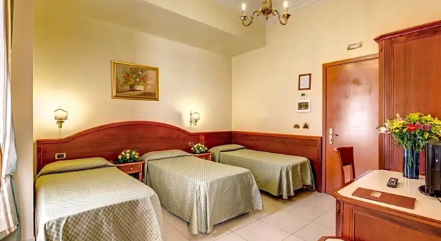 Четырёхместный номер Hotel Contilia