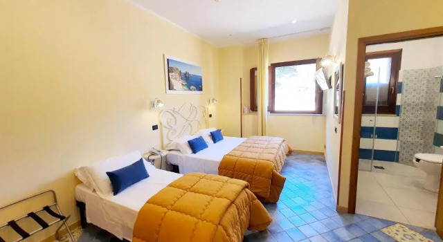 Трёхместный номер Classic Hotel Cala Marina