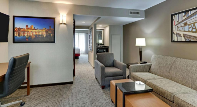 Люкс Drury Plaza Hotel St. Paul Downtown