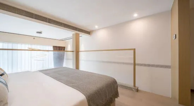 Люкс Luxury F-TOWN Fangtang Hotel (Shenzhen Longgang Tian'an Digital City Huanggekeng Subway Station)
