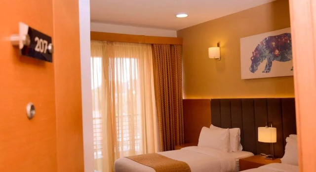 Полулюкс K Hotels Entebbe