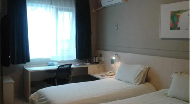 Двухместный номер Standard Jinjiang Inn Xiamen North Railway Station Jiageng Stadium