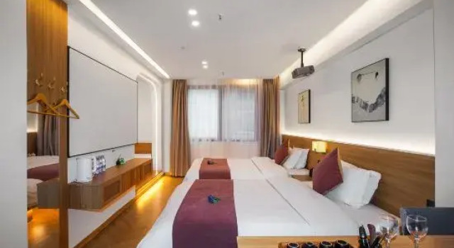 Люкс Jingsu Menglan · Beishe Jiangjing Homestay (Phoenix Ancient City Cuicui Water Wedding Shop)