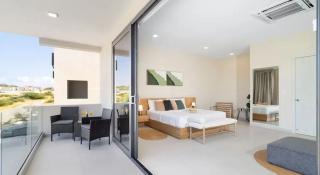 High-end Villa Walk to Beach Pool Ocean View, Book Villa Villas in Malmok, Villa