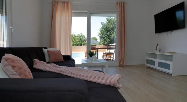 Beautiful Villa L&T 1 Nin, Đặt Biệt thự Khách sạn ở Nin có hồ bơi, Hồ bơi
