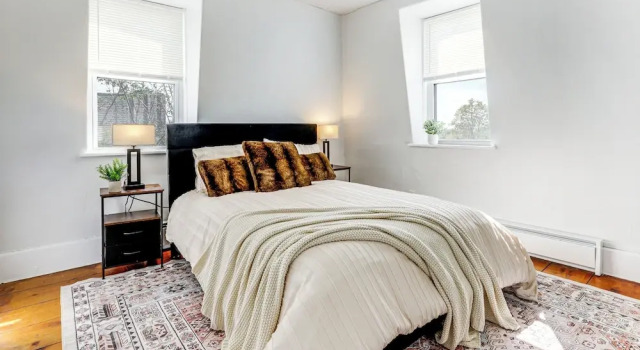 Explore Dtwn, Parks & Colleges: Cozy Worcester Apt, Забронировать Отель Отели Вустер 3 звезды, рядом с UMass Memorial Medical Center - Hahnemann Campus, 3*