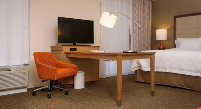 Люкс Hampton Inn & Suites Truro, NS