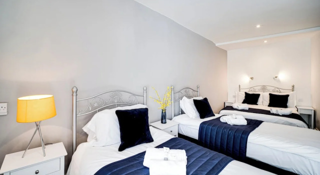 Четырёхместный номер Standard The Beaufort Hotel