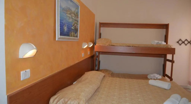 Четырёхместный номер Standard Hotel Karin