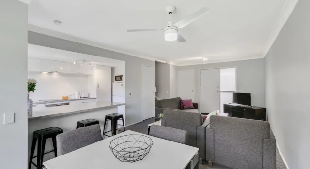 Fountain View Villa - We Accommodate, Book Villa Sommerhuse i Nerang, Hytte