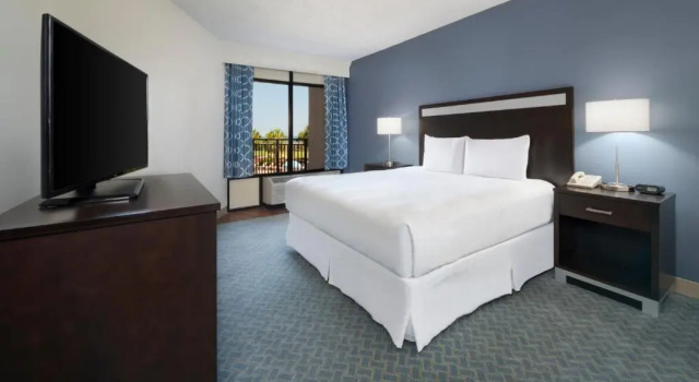 Двухместный номер с балконом и с частичным видом на океан DoubleTree Resort by Hilton Myrtle Beach Oceanfront