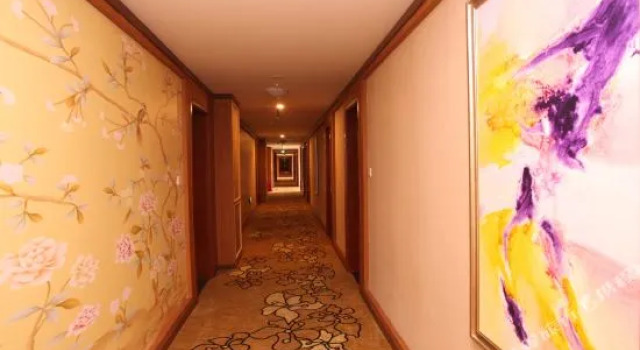 Hanzhou Yuheng Hotel, Book Hotel Hoteller i Deyang med pool, Swimmingpool