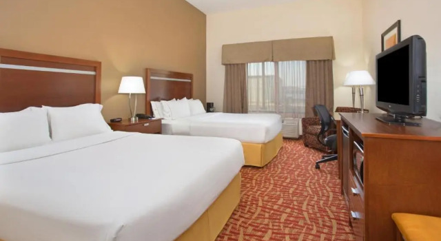 Четырёхместный номер Standard Holiday Inn Express & Suites Glendive by IHG