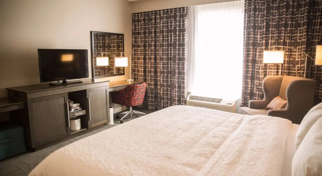 Номер Standard Hampton Inn-Pontiac