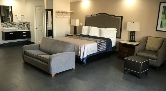 Econo Lodge Airport