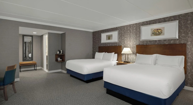 Четырёхместный люкс Radisson Hotel Corning