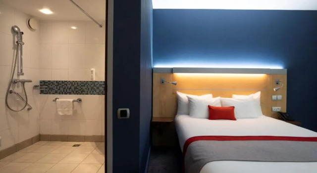 Двухместный номер Standard Holiday Inn Express Paris-Canal De La Villette by IHG