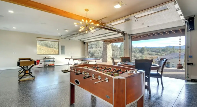 Коттедж с 4 комнатами с балконом Prescott Vacation Rental w/ Game Room & Mtn Views!
