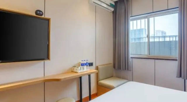 Одноместный номер Business с видом на улицу GreenTree Inn Shanghai Hongqiao Hub Convention Center Jinghua Road Shell Hotel