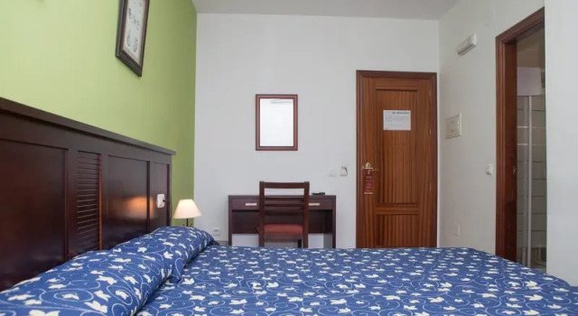 Двухместный номер Standard с балконом Hostal San Cayetano