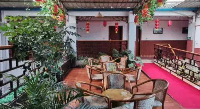 Jundong Hotel (Jianshui Ancient City Chaoyang Building Branch)