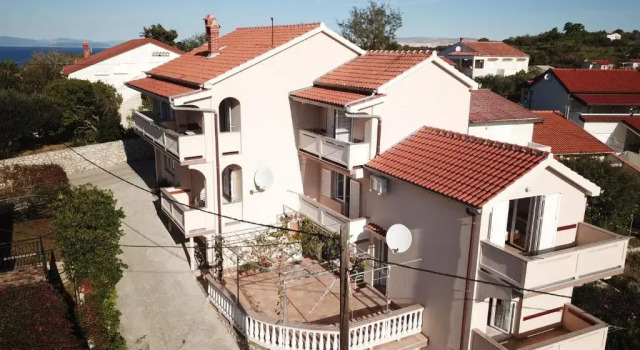 Apartments Desanka, Prenota Appartamento Hotel a Isole Quarnerine con parcheggio, Parcheggio
