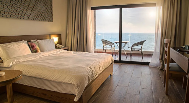 Двухместный номер Deluxe с балконом Sierra Palms Resort