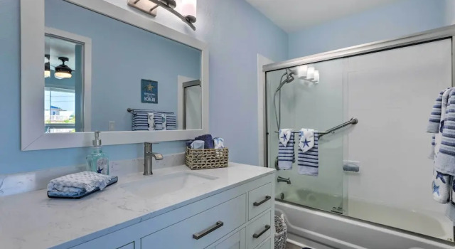 Holmes Beach Retreat: Walk to Beach & Dining!, Забронировать Апартаменты/квартира Холмс-Бич Sarasota Area