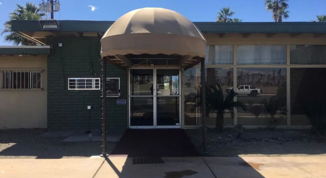 Palm Shadow Inn, Забронировать Отель Индио Coachella Valley, рядом с Indian Springs Golf &amp; Country Club