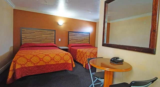 Четырёхместный номер Standard Lincoln Motel - Los Angeles, Hollywood Area