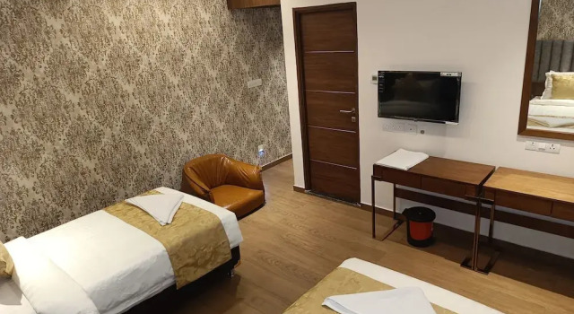 Люкс Luxury The Kings Park Grand-Near US Consulate