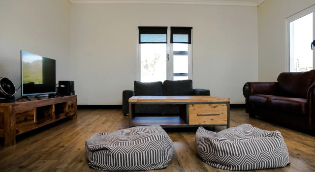 Коттедж Village Lodge Paarl