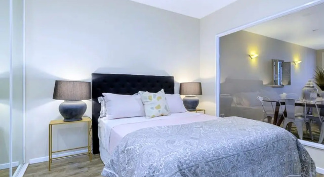 Апартаменты Апартаменты Stylish near Entertainment District