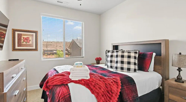 Above Parr - Pet Friendly! 5 Bedroom Home