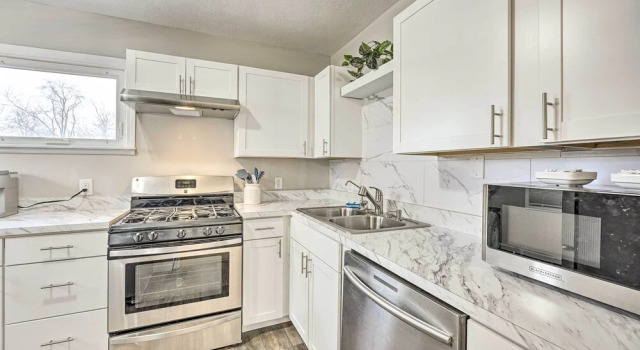 Коттедж Modern South Bend Getaway ~ 3 Mi to Downtown