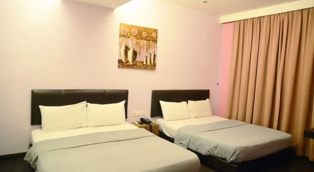 Четырёхместный семейный номер Standard Newland Hotel by Ardens - Taman Pelangi, Johor Bahru