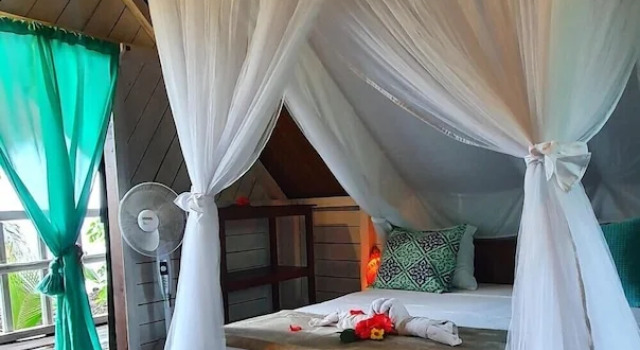 Бунгало Premium Hotel ECOLODGE LE RAVORAHA