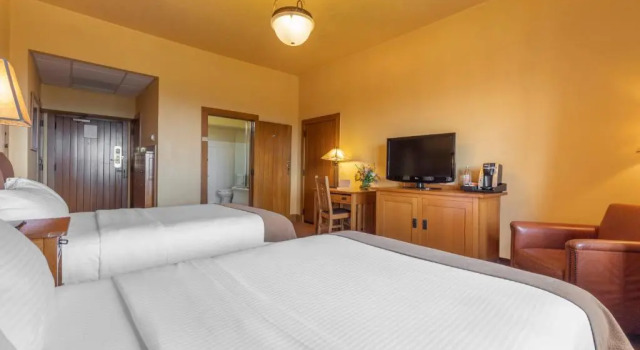 Четырёхместный номер Standard с красивым видом из окна The Omni Grove Park Inn & Spa - Asheville