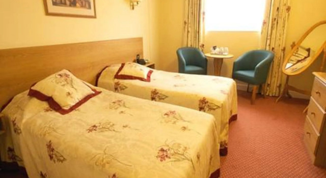 Holt Lodge Hotel, Book Hotel Wrexham Clwyd