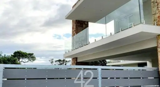 Bellrock 42 -Style, in the Cola Beach Conservancy, Buchen Sie Hotel Sedgefield Knysna