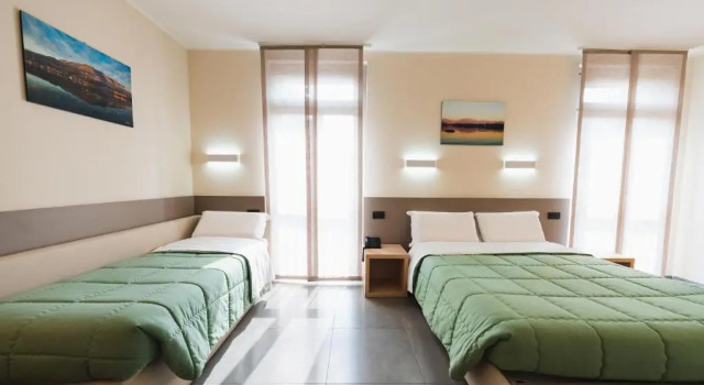 Трёхместный номер Standard Parini Hotel