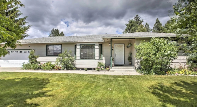 Sunny Home w/ Patio < 10 Mi to Lake Coeur D'alene, Buchen Sie Ferienhaus Post Falls Idaho